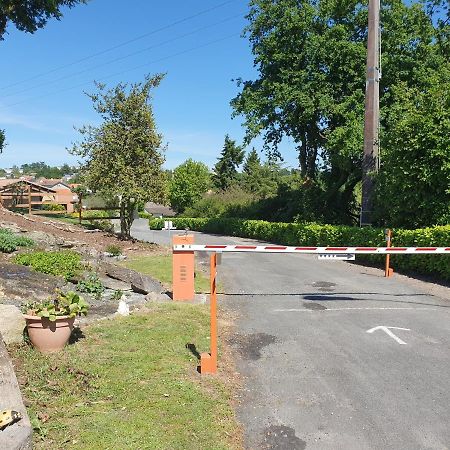Camping Du Puy Rond Bressuire Exterior photo