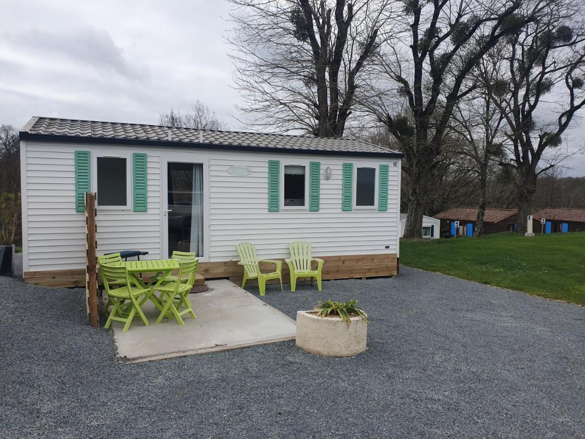 Camping Du Puy Rond Bressuire Exterior photo
