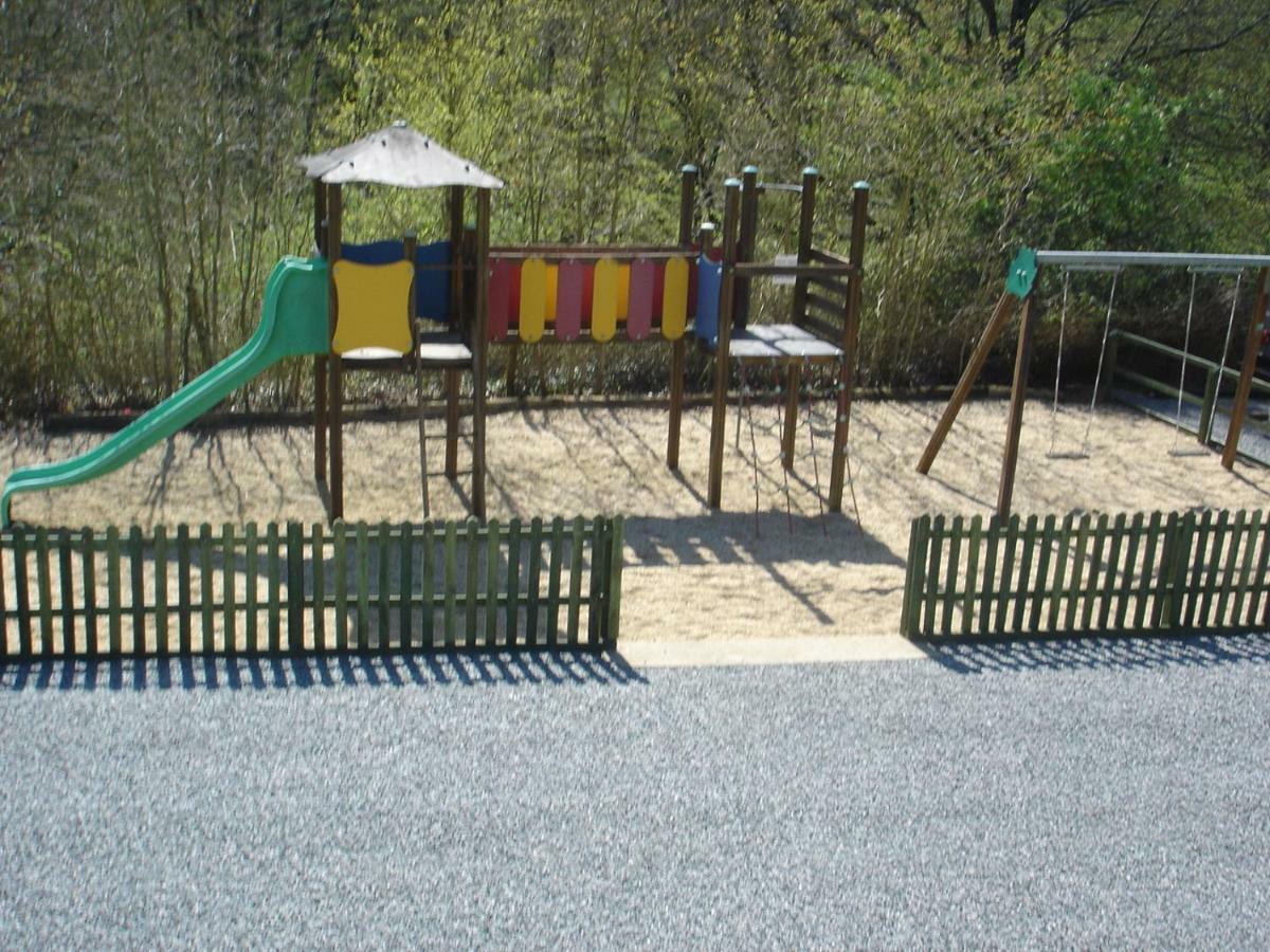 Camping Du Puy Rond Bressuire Exterior photo