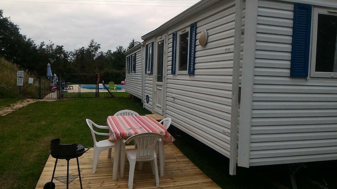 Camping Du Puy Rond Bressuire Exterior photo